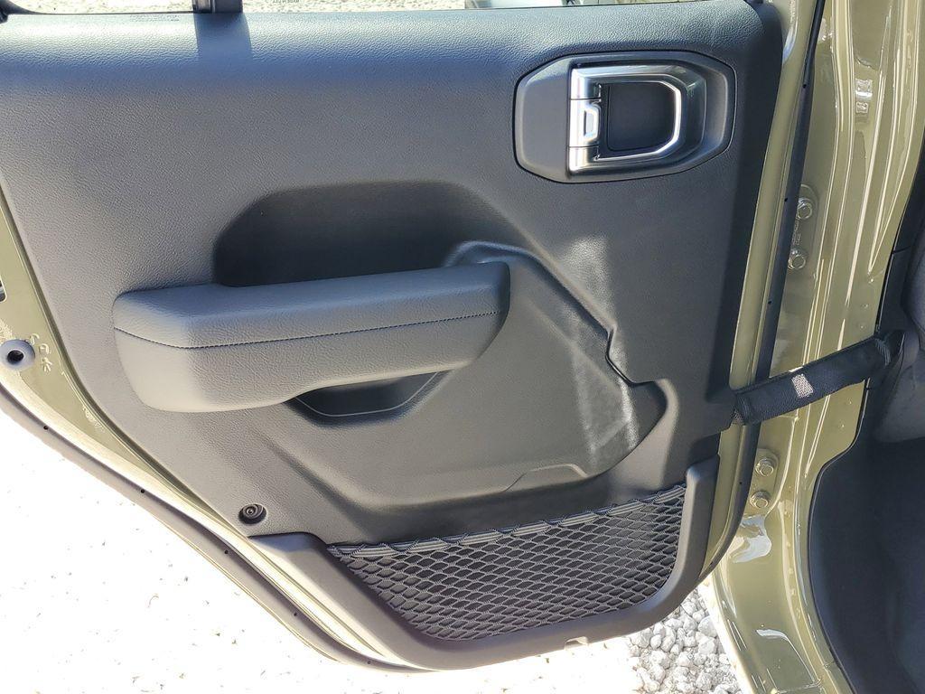 new 2025 Jeep Wrangler car, priced at $39,675