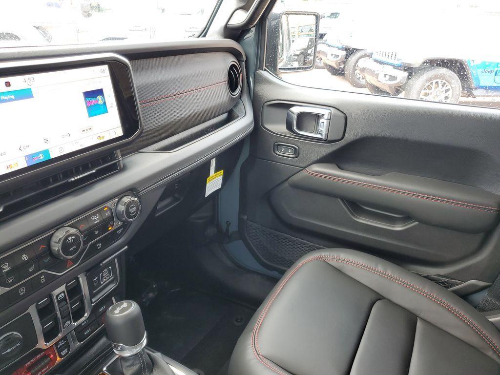 new 2025 Jeep Wrangler car, priced at $52,133