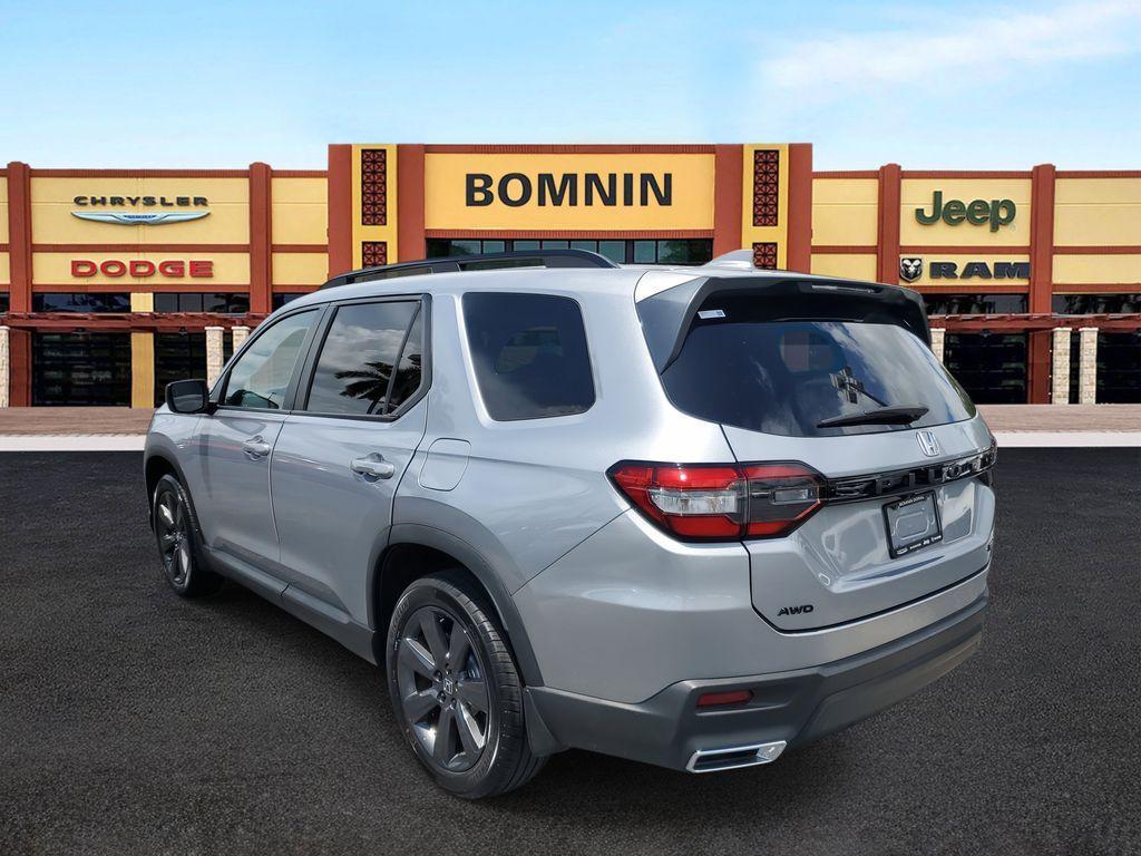 used 2023 Honda Pilot car, priced at $32,490