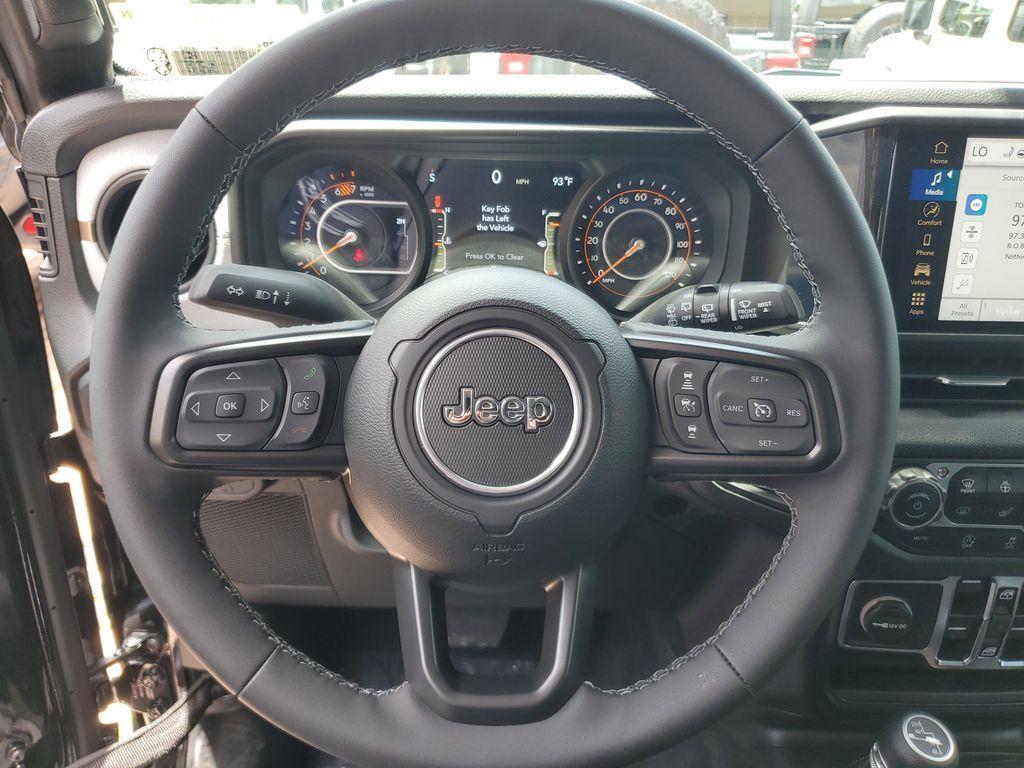 new 2025 Jeep Wrangler car, priced at $41,671