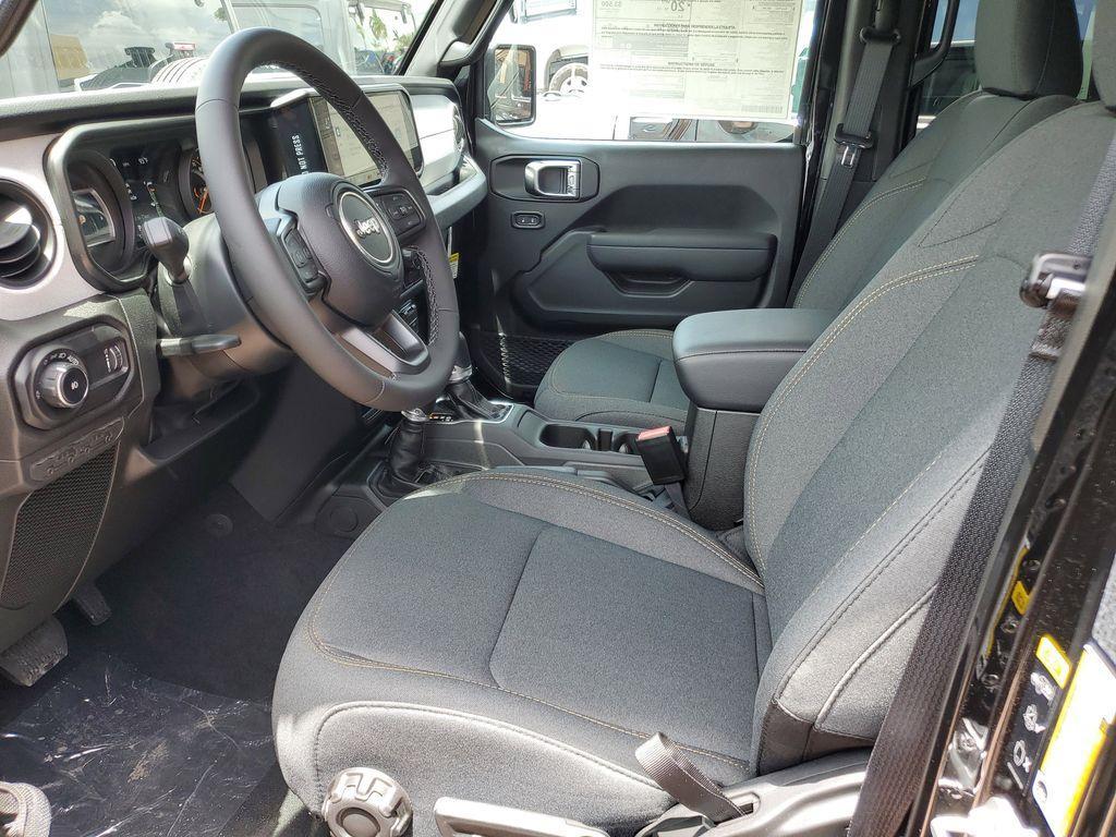 new 2025 Jeep Wrangler car, priced at $41,671