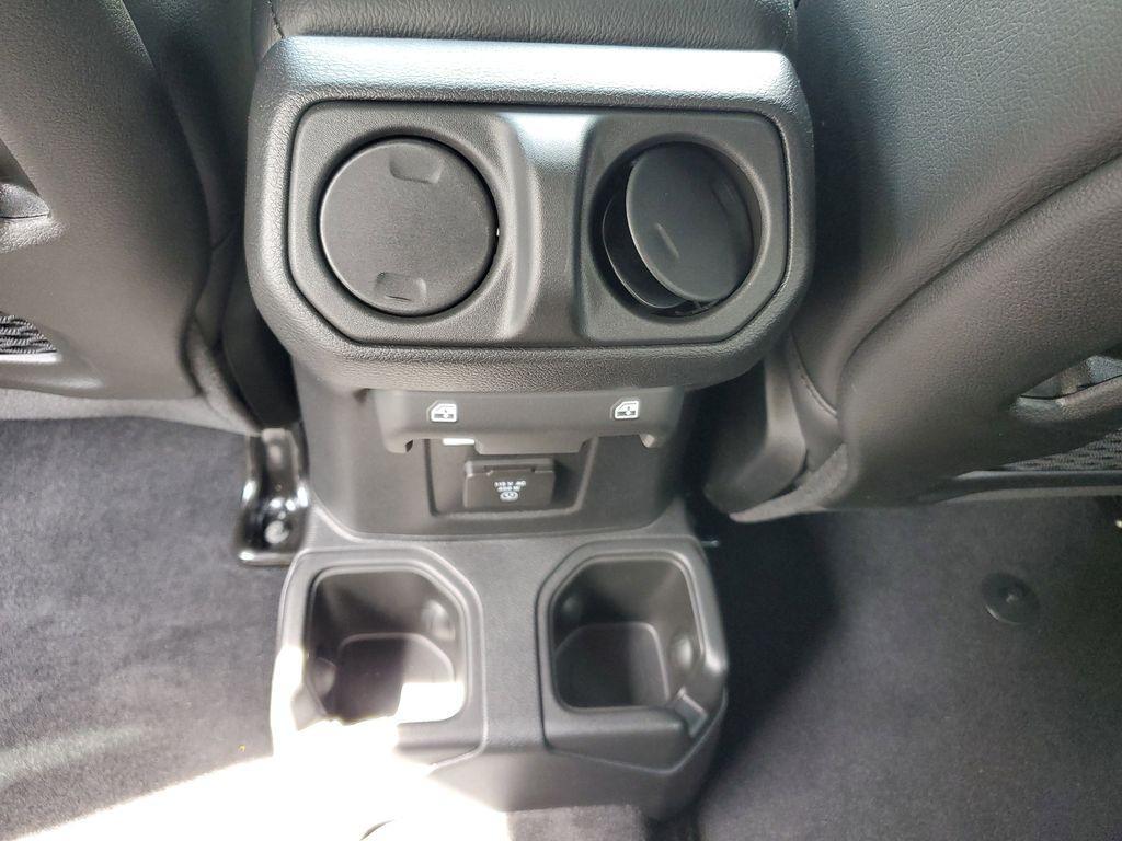 new 2025 Jeep Gladiator car, priced at $45,870
