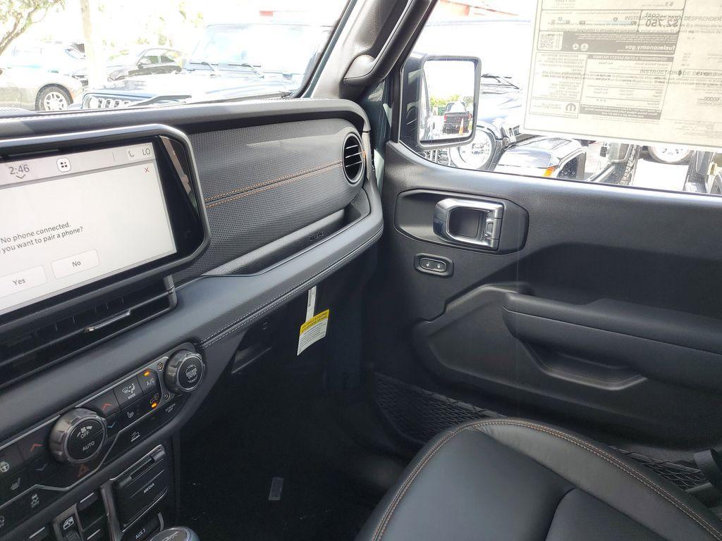 new 2025 Jeep Gladiator car, priced at $45,870