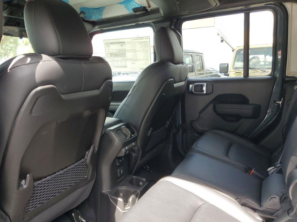 new 2025 Jeep Gladiator car, priced at $45,870