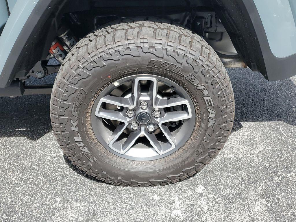 new 2025 Jeep Gladiator car, priced at $45,870