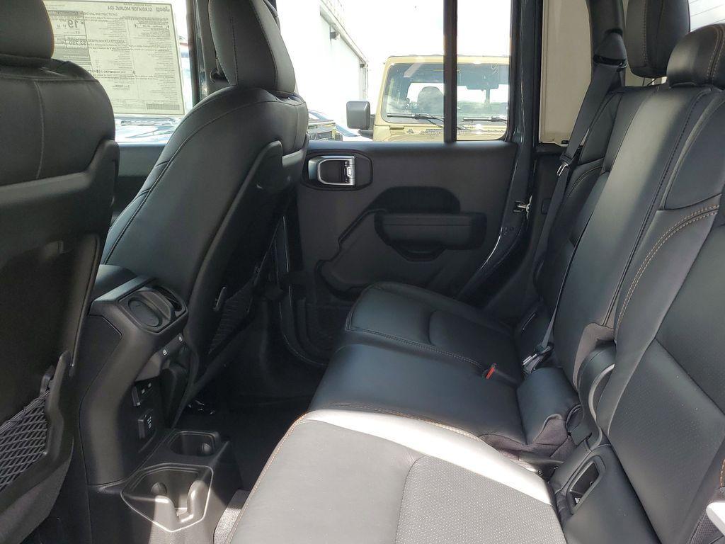 new 2025 Jeep Gladiator car, priced at $45,870