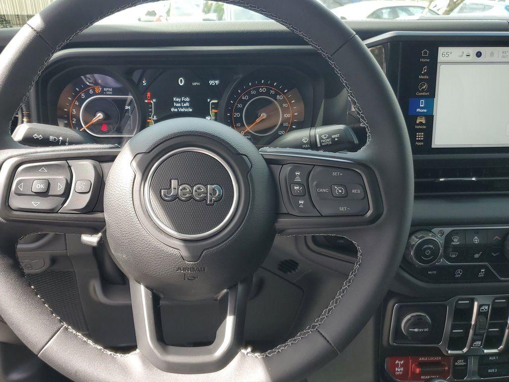 new 2025 Jeep Gladiator car, priced at $45,870