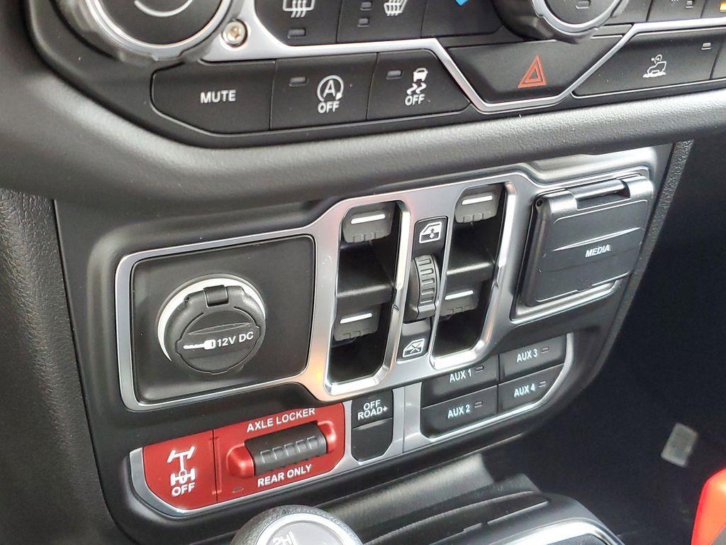 new 2025 Jeep Gladiator car, priced at $45,870