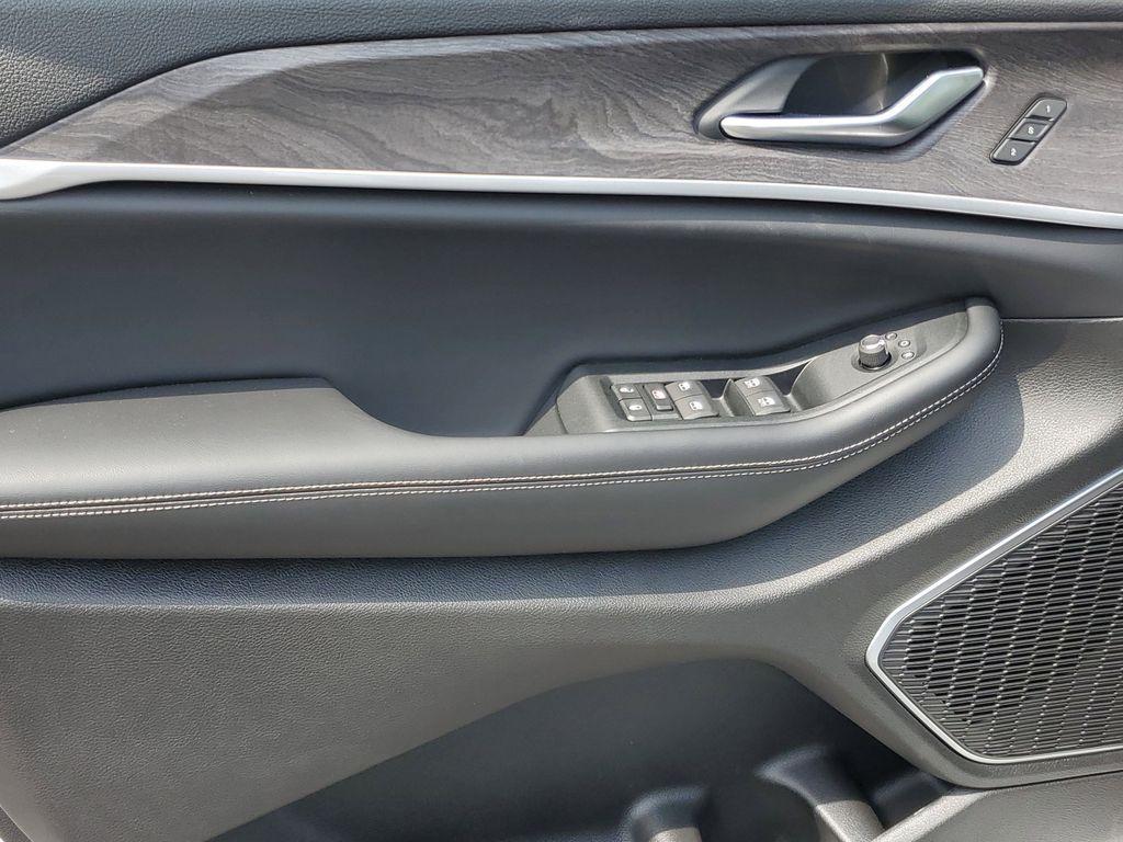 new 2025 Jeep Grand Cherokee car, priced at $44,340
