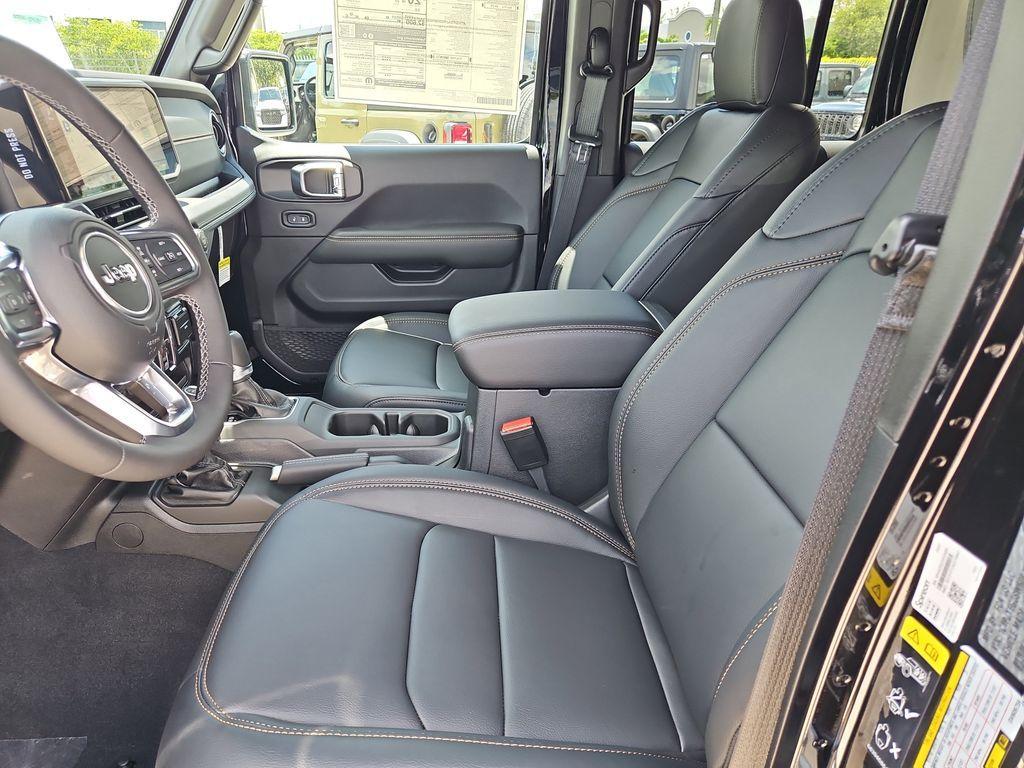 new 2025 Jeep Wrangler car, priced at $48,227