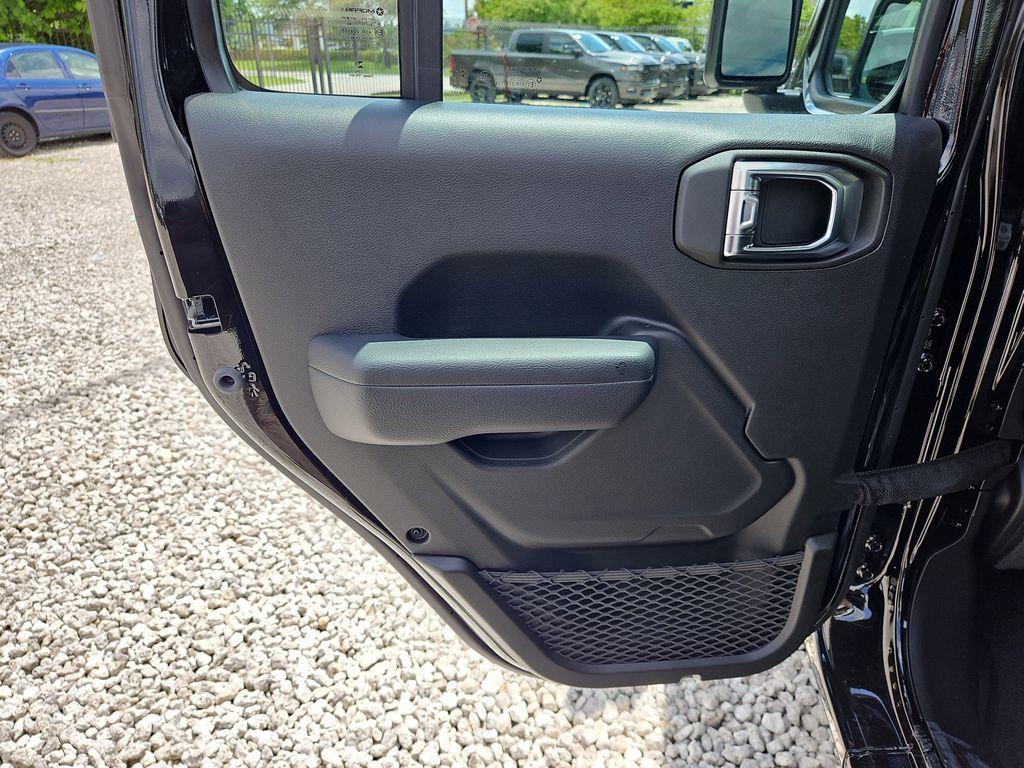 new 2025 Jeep Gladiator car, priced at $34,590