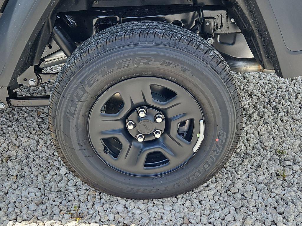 new 2025 Jeep Gladiator car, priced at $34,590