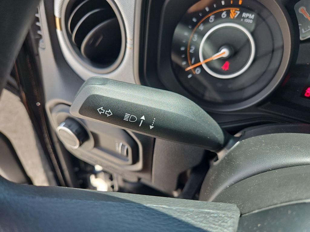 new 2025 Jeep Gladiator car, priced at $34,590