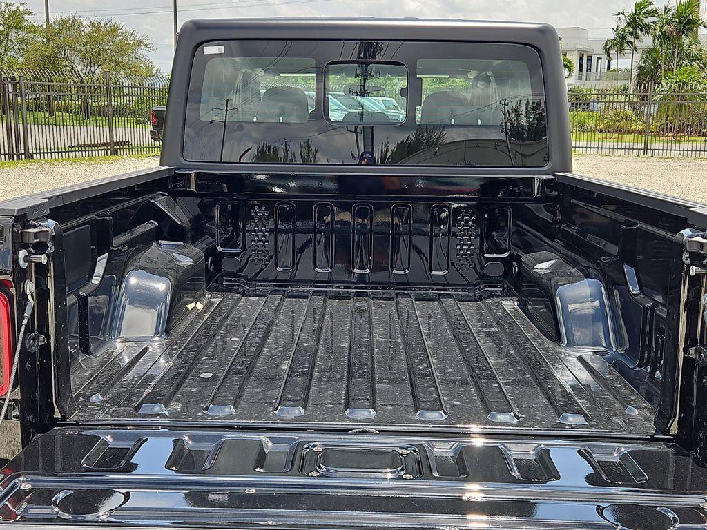 new 2025 Jeep Gladiator car, priced at $34,590