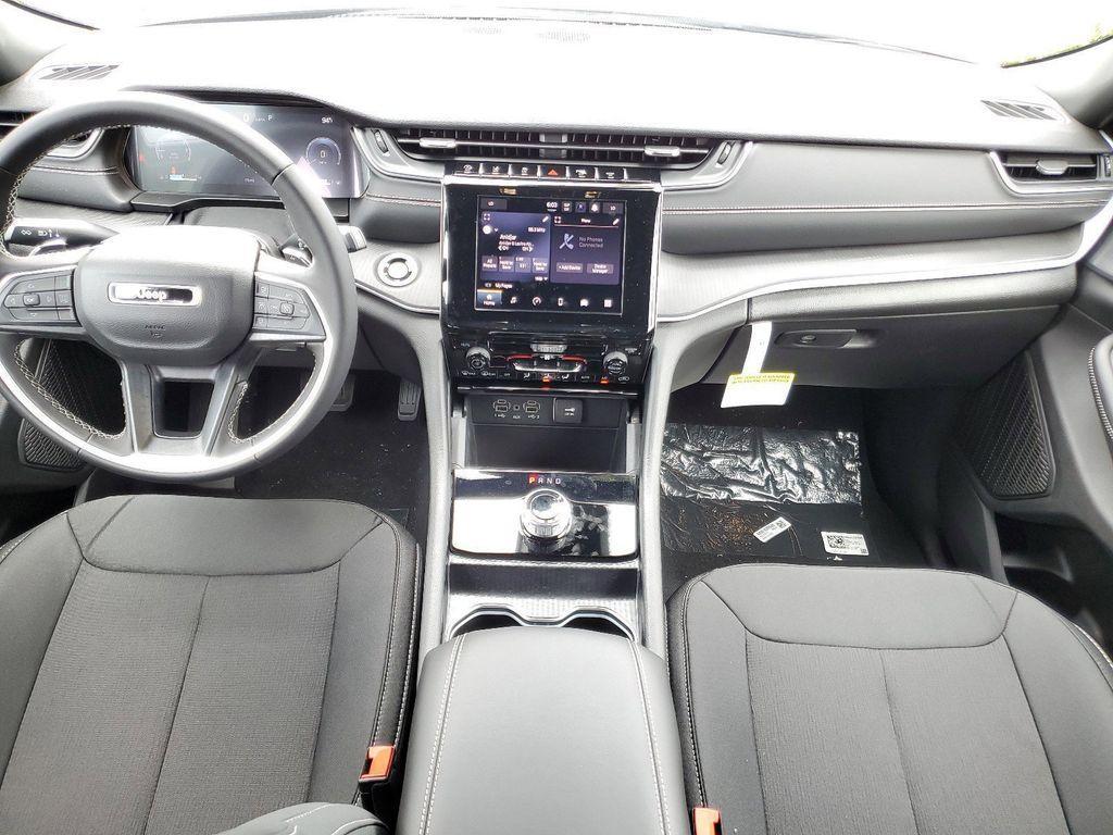 new 2025 Jeep Grand Cherokee car, priced at $31,250