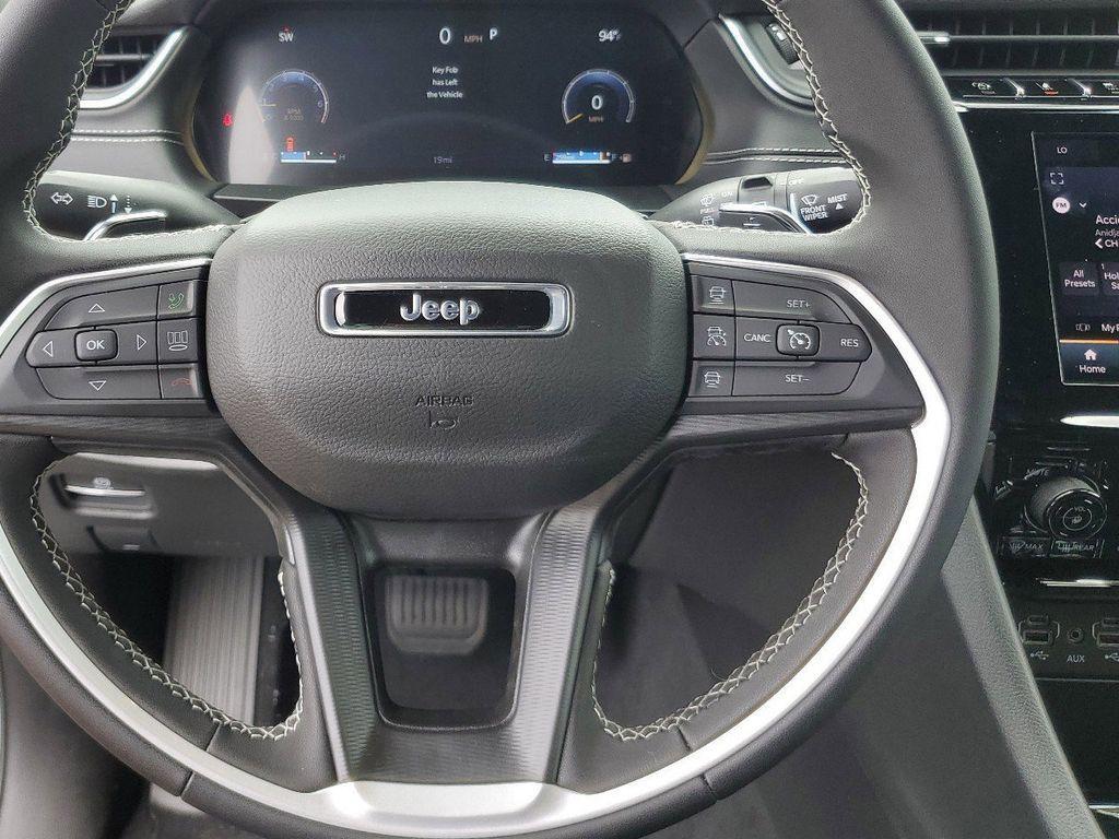 new 2025 Jeep Grand Cherokee car, priced at $31,250