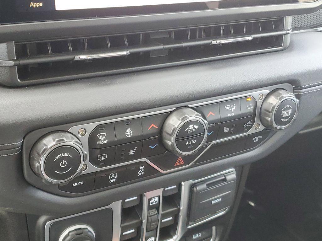new 2025 Jeep Wrangler car, priced at $48,743