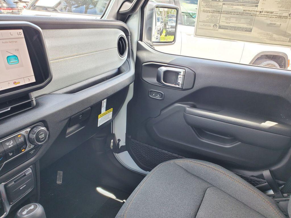 new 2025 Jeep Wrangler car, priced at $39,481