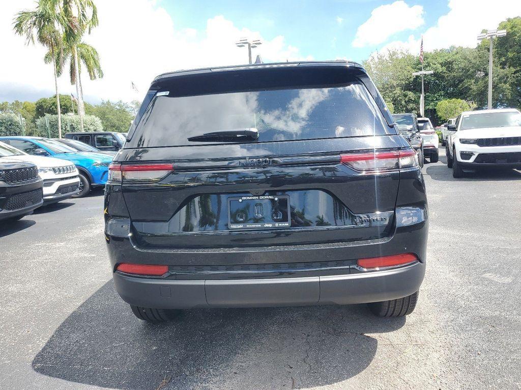 new 2025 Jeep Grand Cherokee car, priced at $41,005