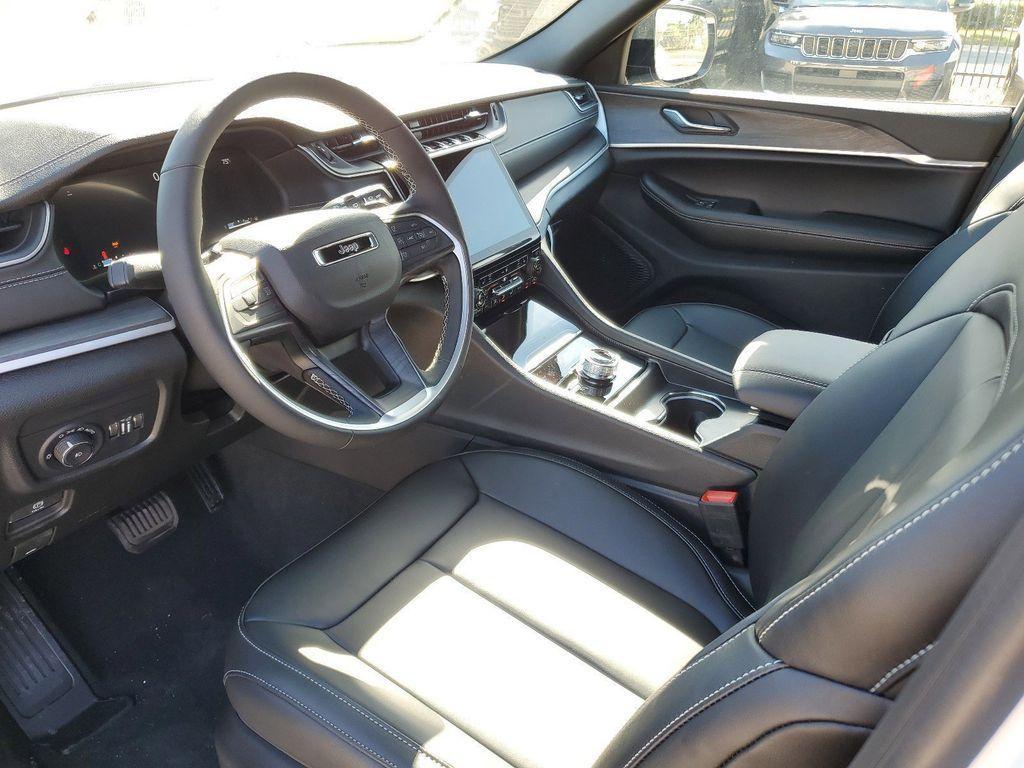 new 2025 Jeep Grand Cherokee car, priced at $34,490