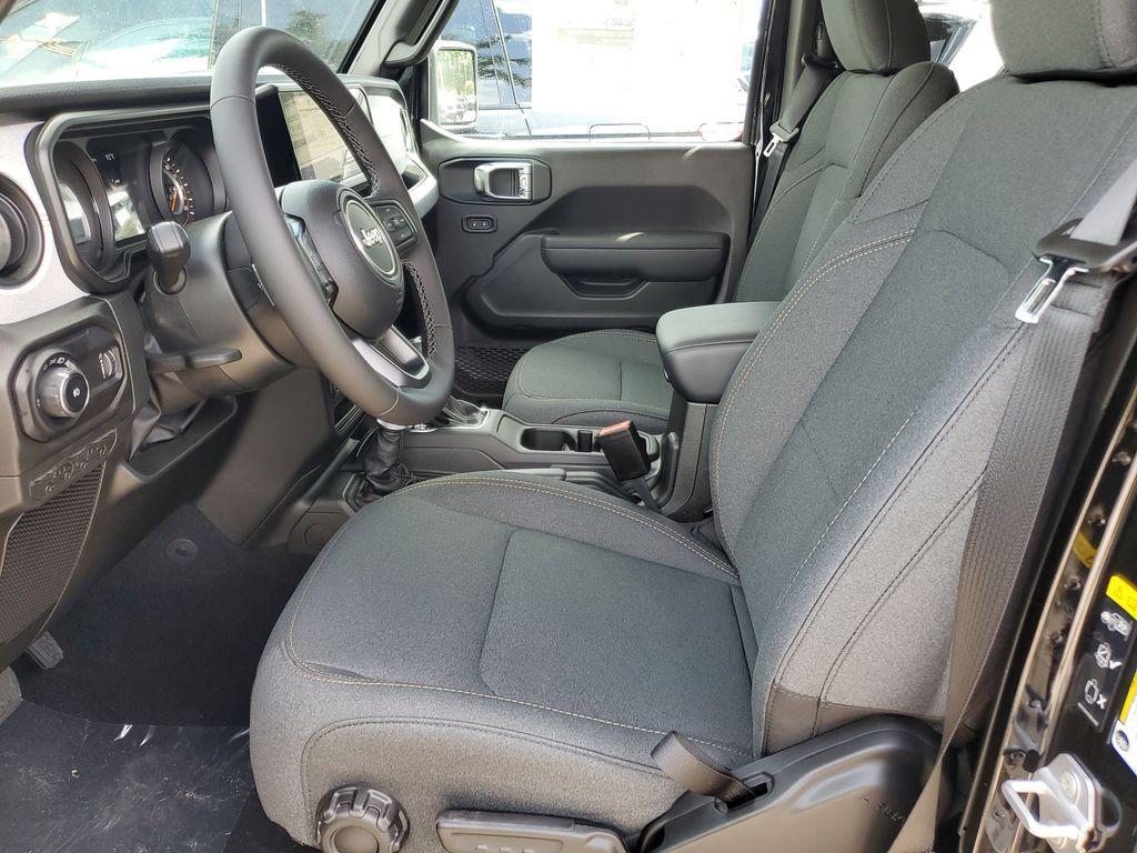 new 2025 Jeep Wrangler car, priced at $41,671