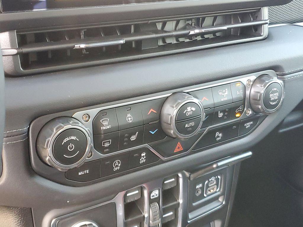 new 2025 Jeep Wrangler car, priced at $52,233