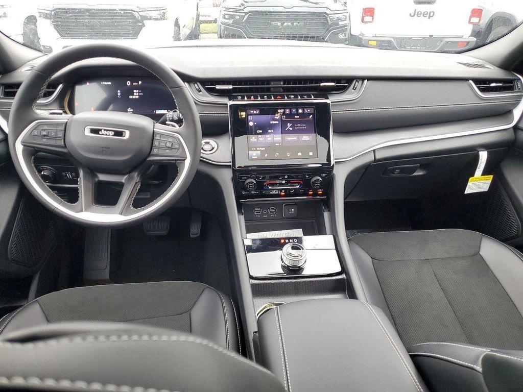 new 2025 Jeep Grand Cherokee L car, priced at $34,280