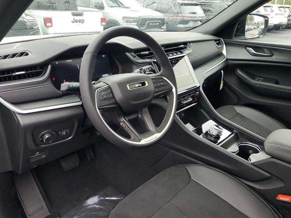 new 2025 Jeep Grand Cherokee L car, priced at $34,280