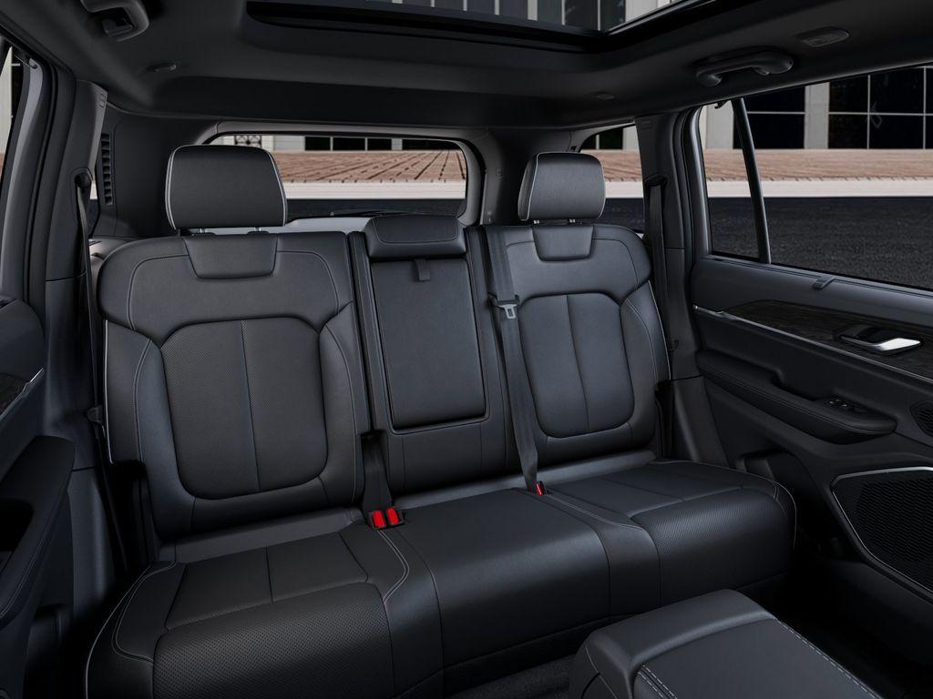 new 2025 Jeep Grand Cherokee car, priced at $39,710