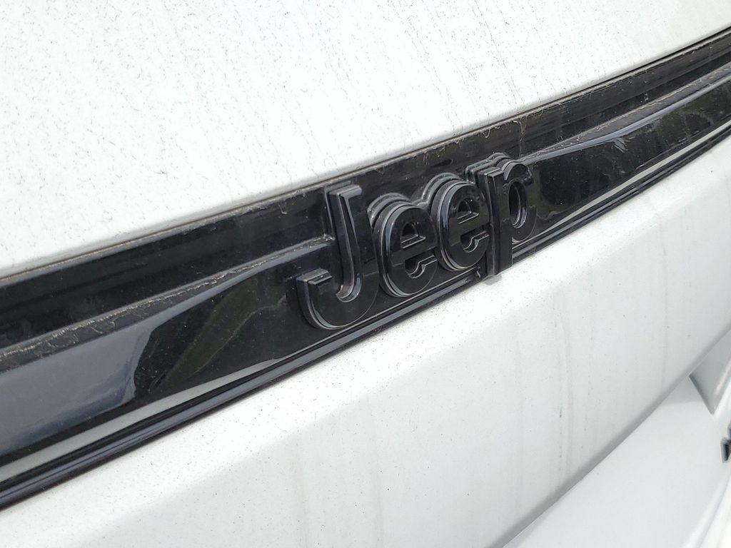 new 2025 Jeep Grand Cherokee car, priced at $41,600