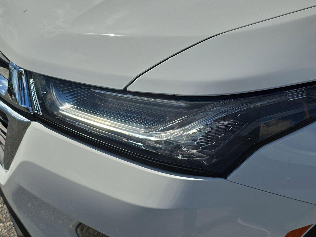 used 2023 Chevrolet Traverse car, priced at $24,490