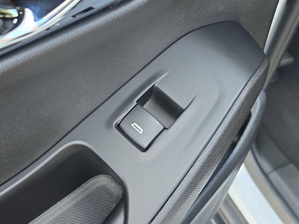 used 2023 Chevrolet Traverse car, priced at $24,490