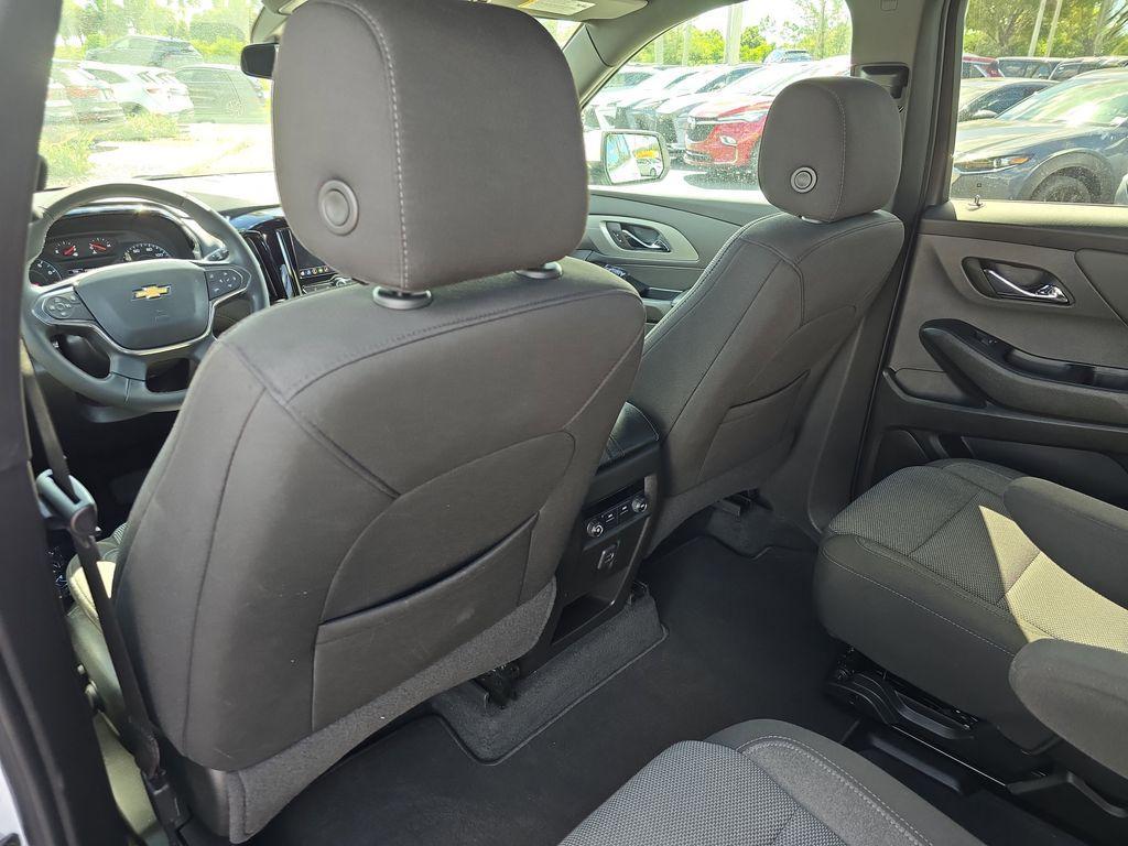 used 2023 Chevrolet Traverse car, priced at $24,490