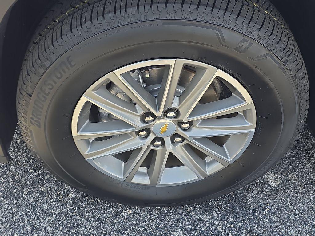 used 2023 Chevrolet Traverse car, priced at $24,490