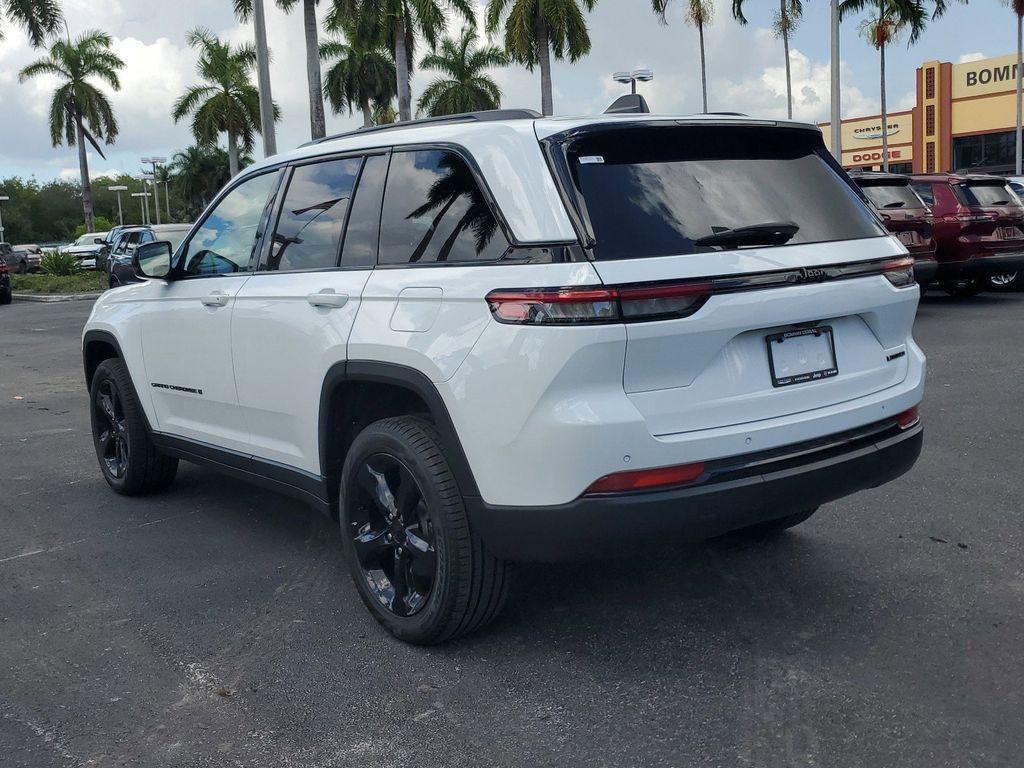 new 2025 Jeep Grand Cherokee car, priced at $40,410