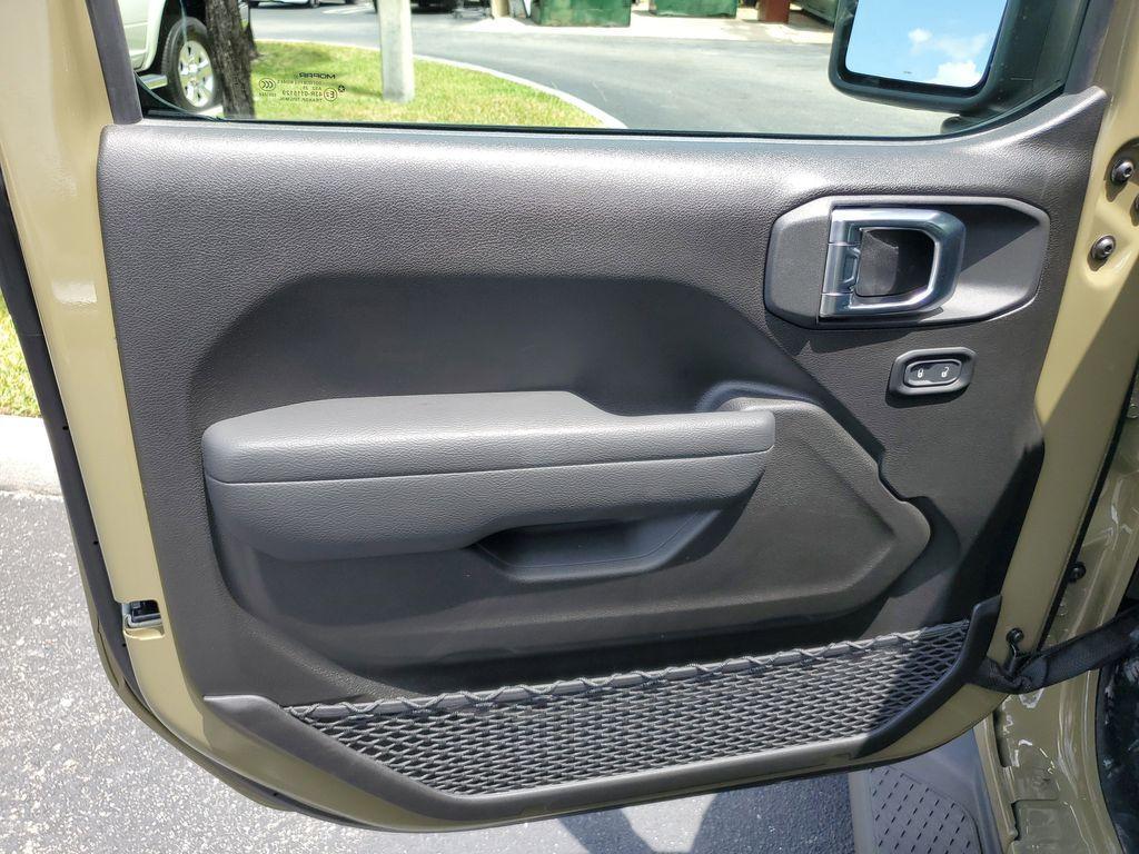 new 2025 Jeep Gladiator car, priced at $34,590