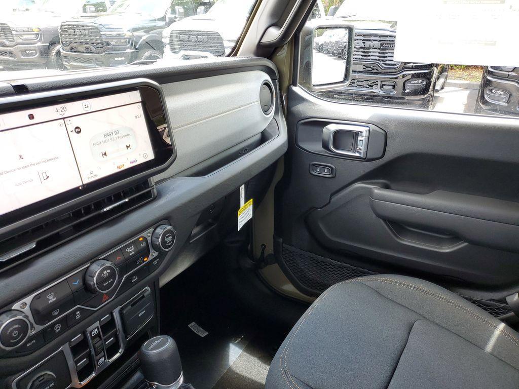 new 2025 Jeep Gladiator car, priced at $34,590