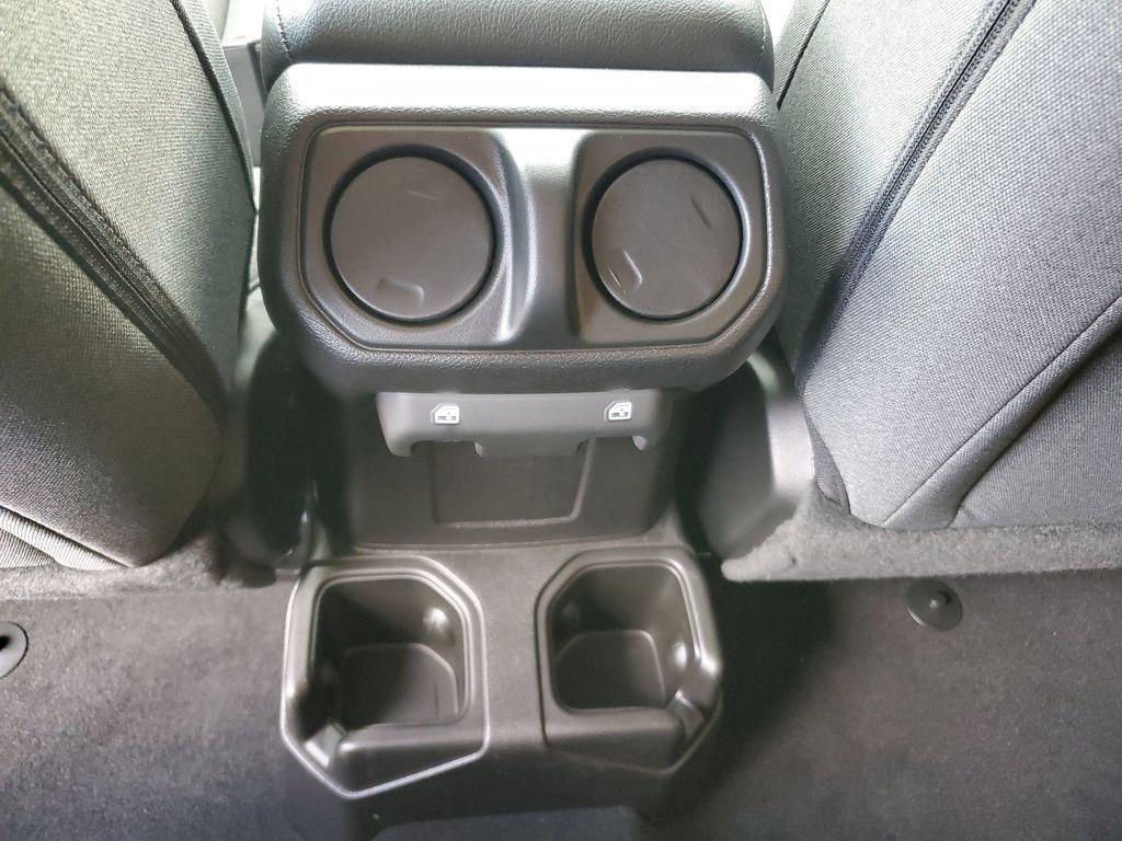 new 2025 Jeep Wrangler car, priced at $41,076