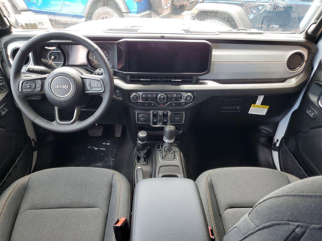 new 2025 Jeep Wrangler car, priced at $41,076