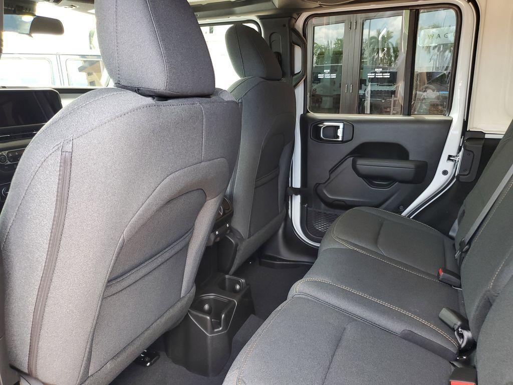 new 2025 Jeep Wrangler car, priced at $41,076
