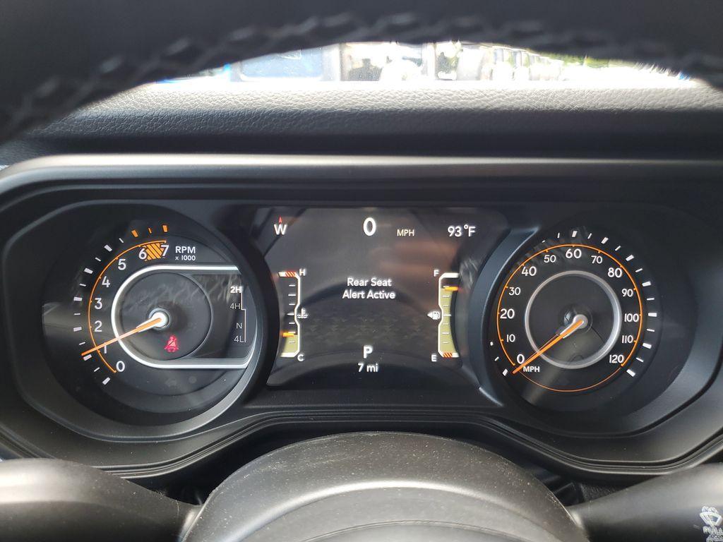 new 2025 Jeep Wrangler car, priced at $41,076