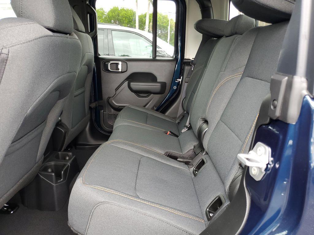new 2025 Jeep Gladiator car, priced at $36,980