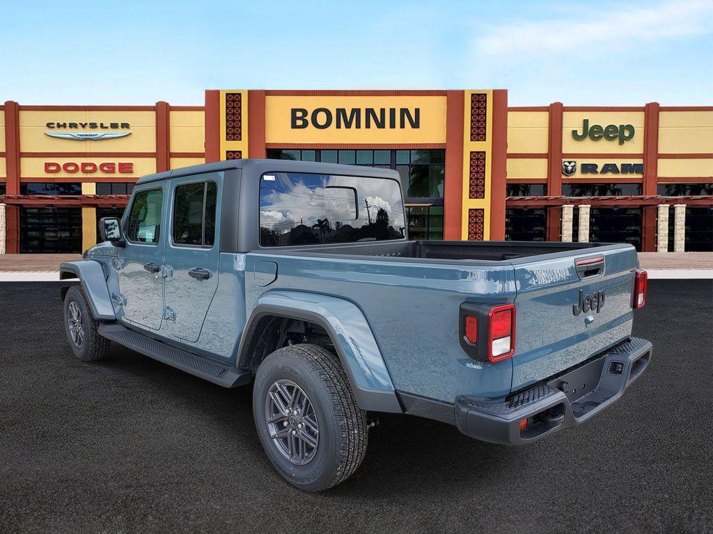 new 2025 Jeep Gladiator car, priced at $38,680