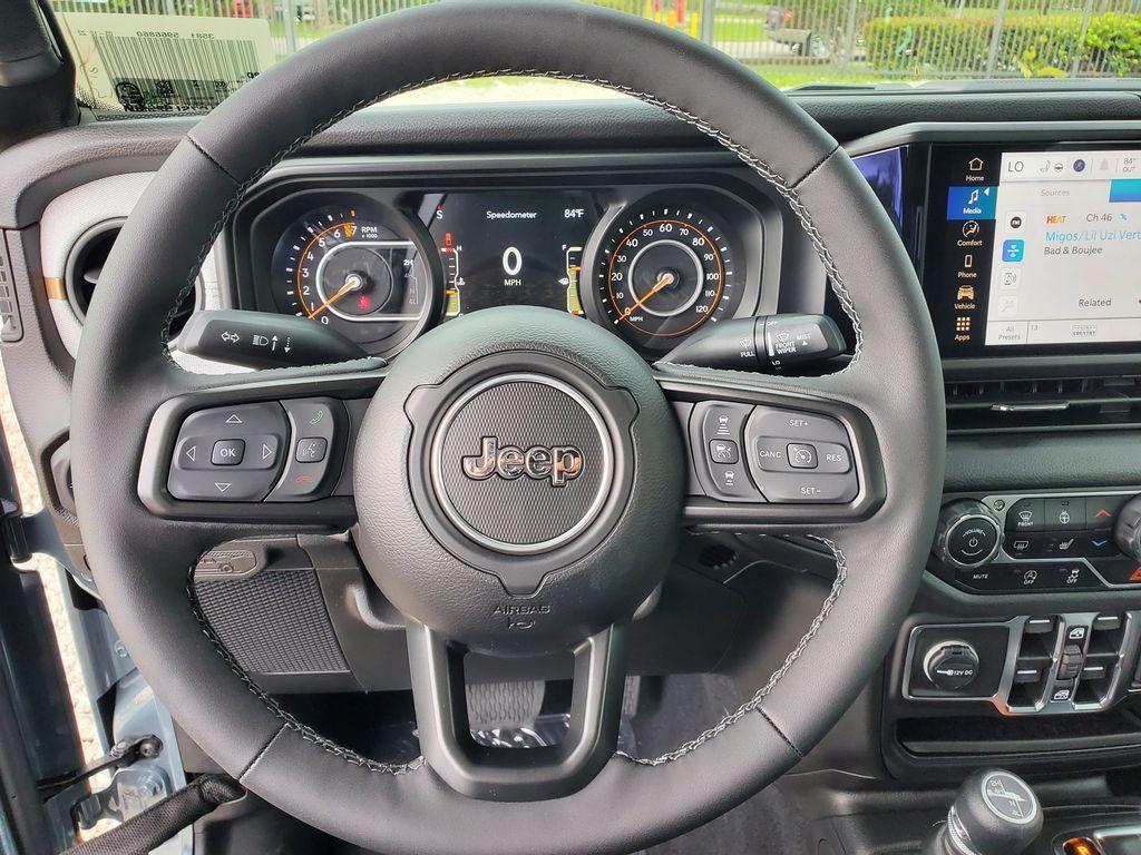 new 2025 Jeep Gladiator car, priced at $38,680