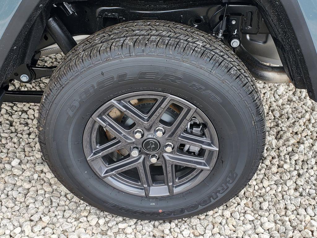 new 2025 Jeep Gladiator car, priced at $38,680