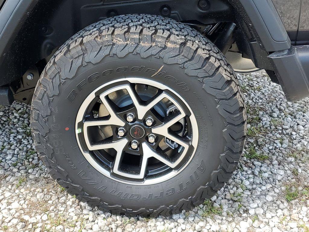 new 2025 Jeep Wrangler car, priced at $52,734