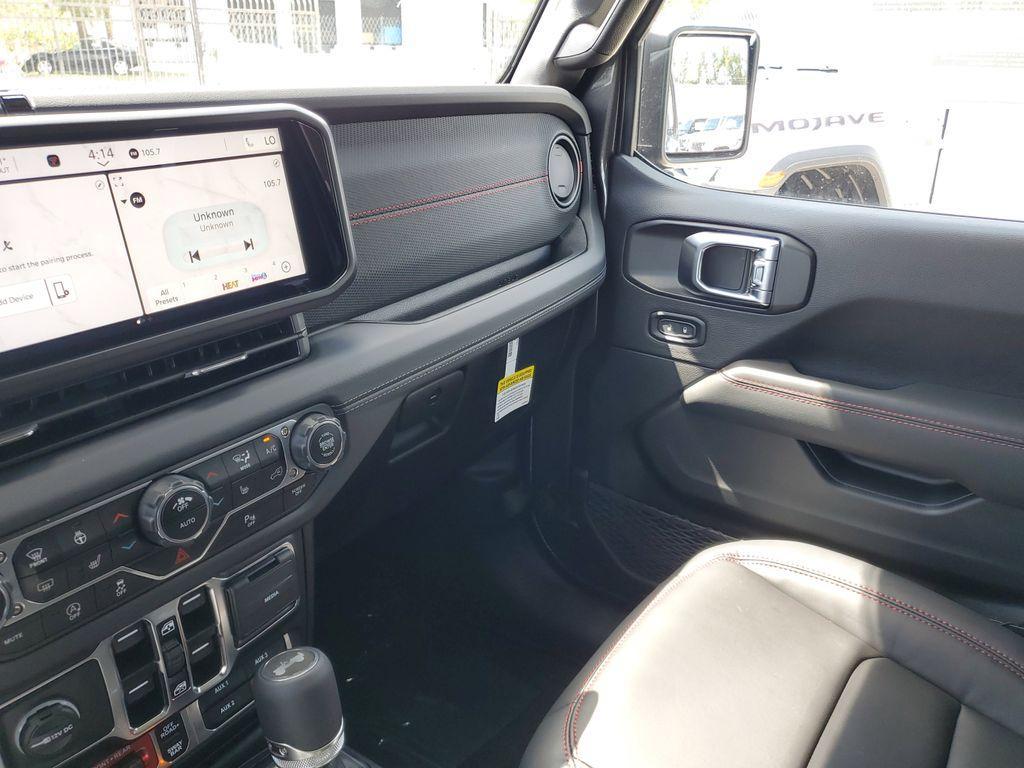 new 2025 Jeep Wrangler car, priced at $52,734