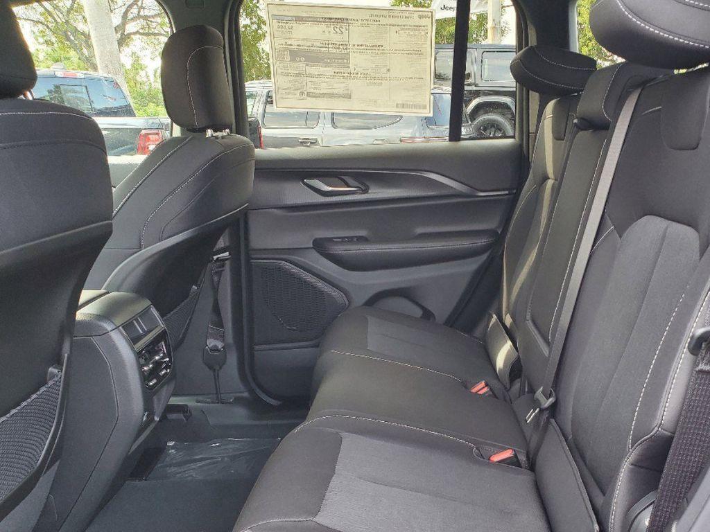 new 2025 Jeep Grand Cherokee car, priced at $30,995