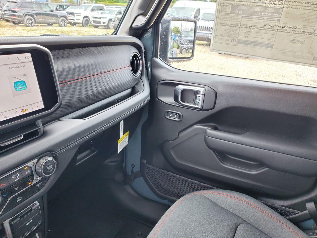 new 2025 Jeep Wrangler car, priced at $46,995