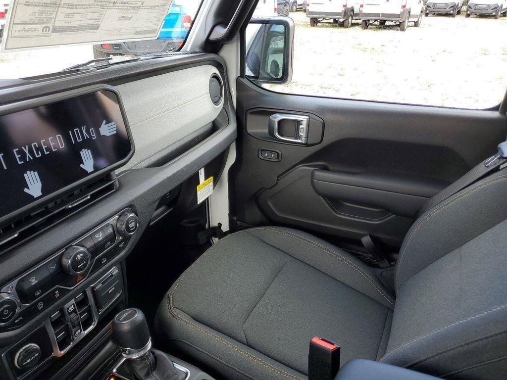 new 2025 Jeep Gladiator car, priced at $36,085